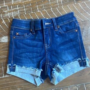 Revery Kids; size s; Josette Frayed Cuff denim shorts; NWT